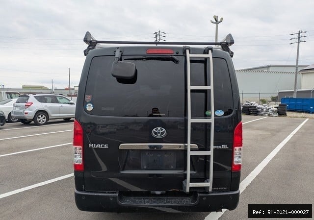 Vehicle photo 30
