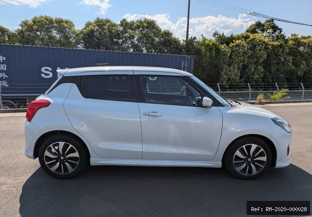 Vehicle photo 4