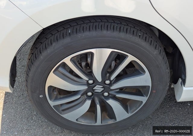 Vehicle photo 13