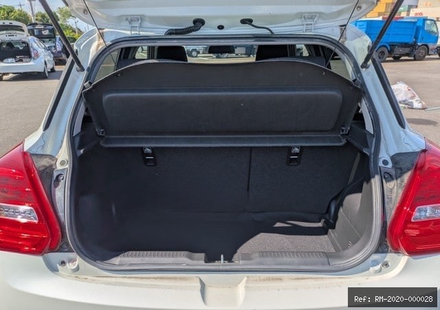 Vehicle photo 25