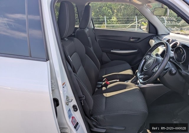 Vehicle photo 28