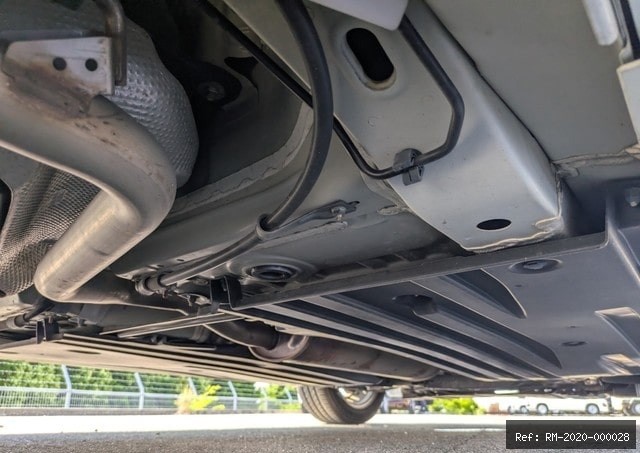 Vehicle photo 19