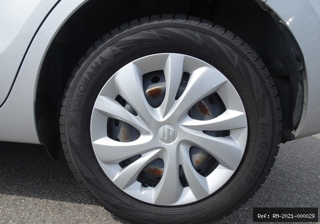 Vehicle photo 9