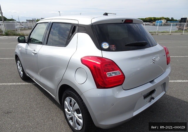 Vehicle photo 7