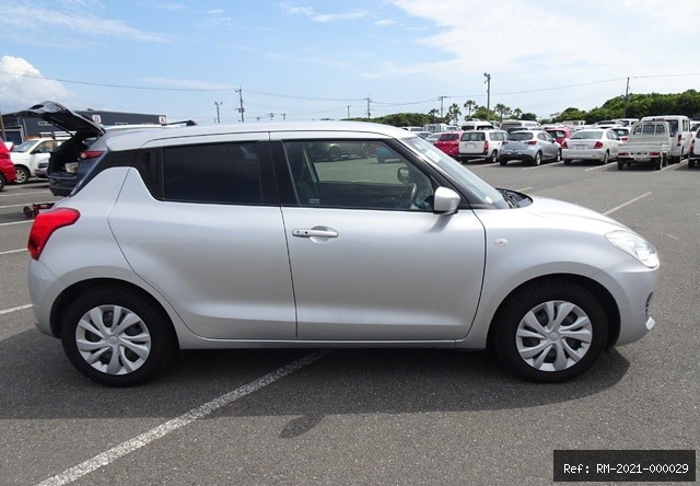Vehicle photo 5