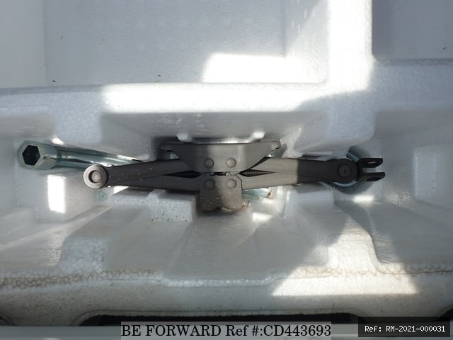 Vehicle photo 30