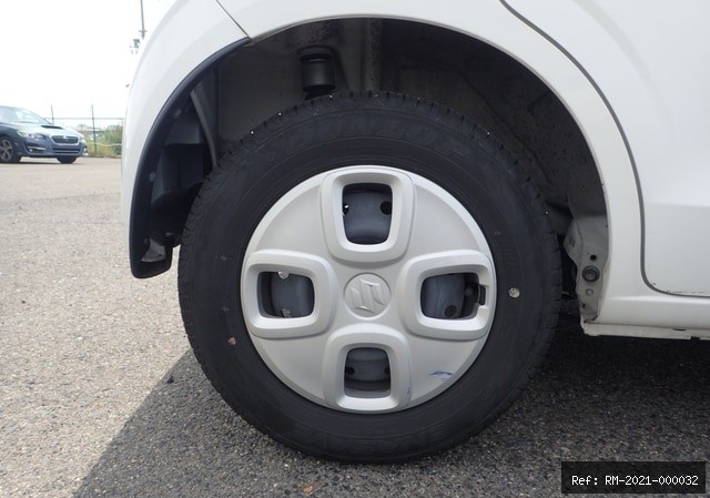 Vehicle photo 12