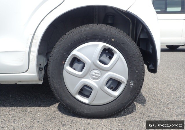 Vehicle photo 10