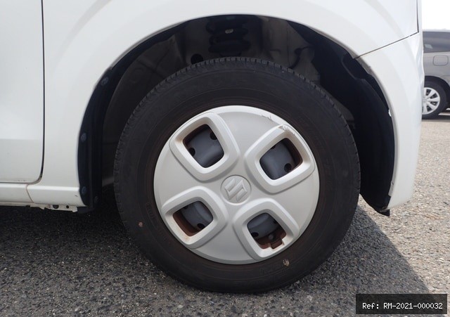 Vehicle photo 13