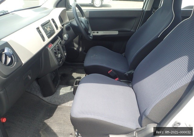 Vehicle photo 25