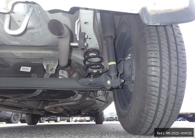 Vehicle photo 17
