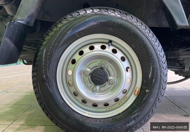 Vehicle photo 15