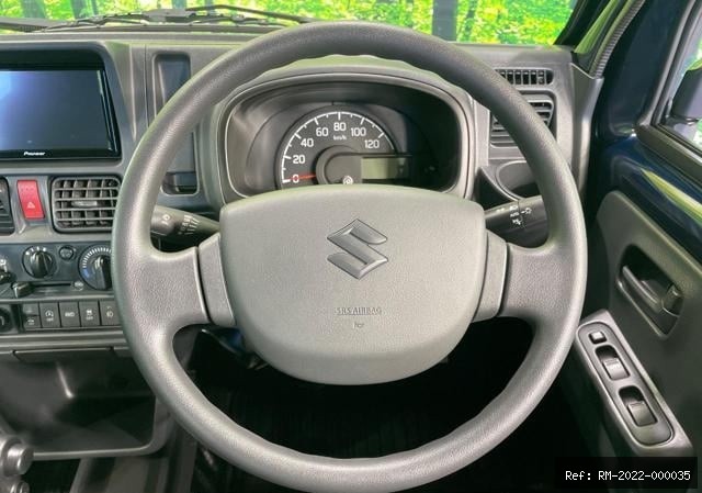 Vehicle photo 30