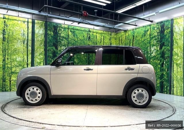 Vehicle photo 6