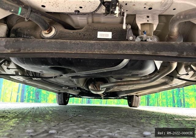 Vehicle photo 12