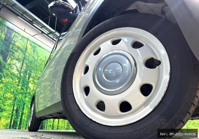 Vehicle photo 25