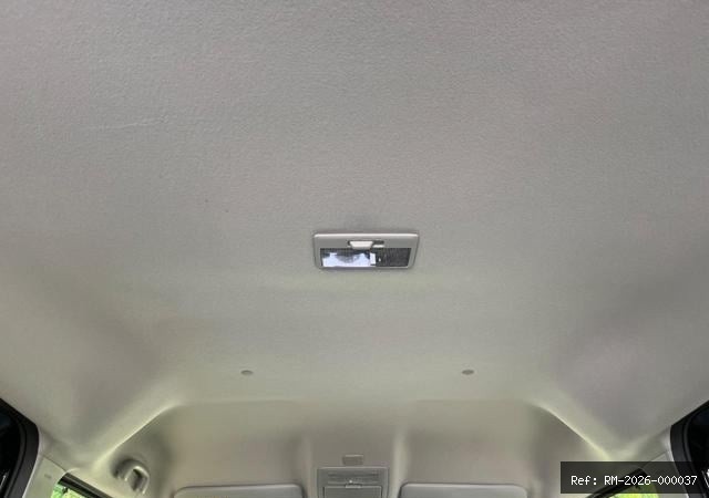Vehicle photo 13