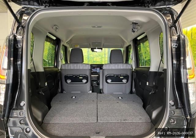 Vehicle photo 18